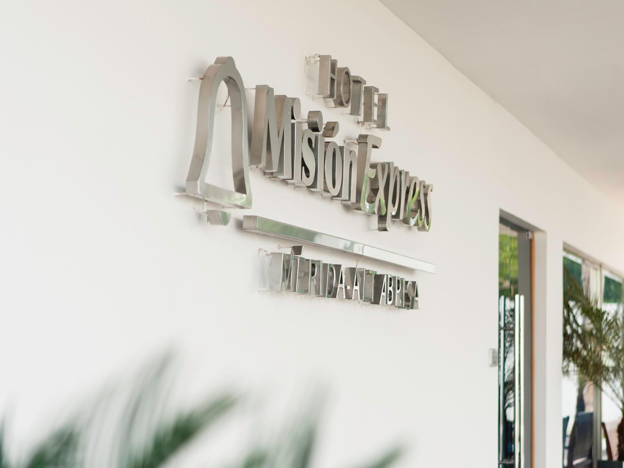 Mision Express Merida Altabrisa Εξωτερικό φωτογραφία
